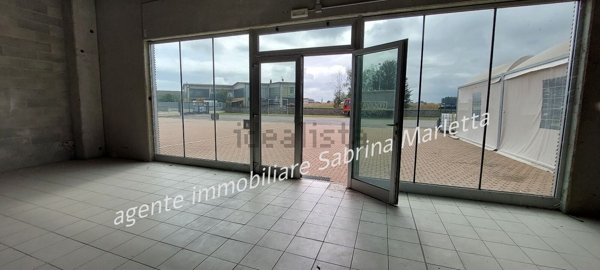 locale commerciale in vendita a Buriasco