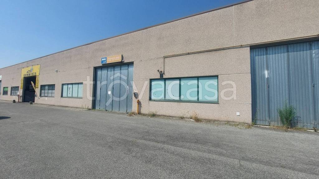 locale commerciale in vendita a Burolo