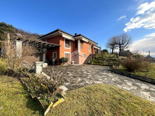 casa indipendente in vendita a Burolo