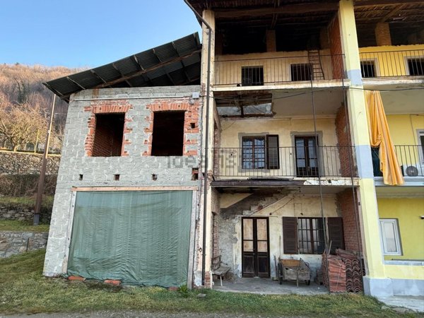 casa indipendente in vendita a Burolo