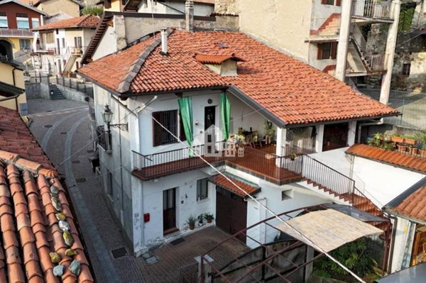 casa indipendente in vendita a Burolo