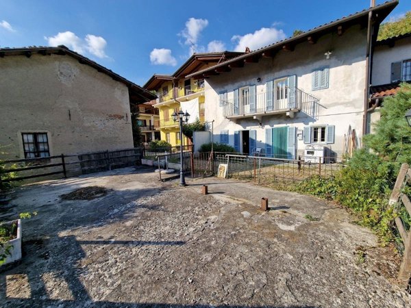 casa semindipendente in vendita a Burolo