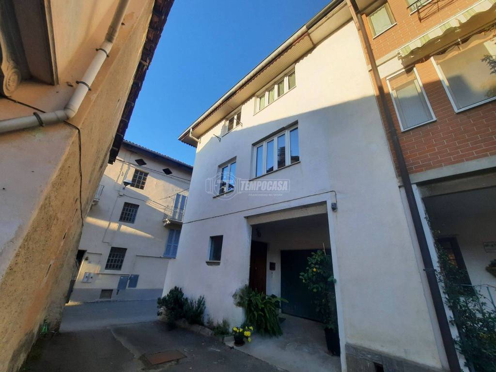 casa indipendente in vendita a Burolo