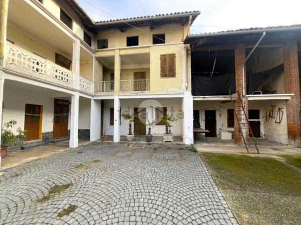 casa semindipendente in vendita a Burolo