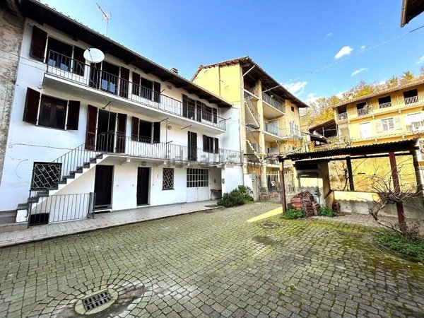 casa indipendente in vendita a Burolo