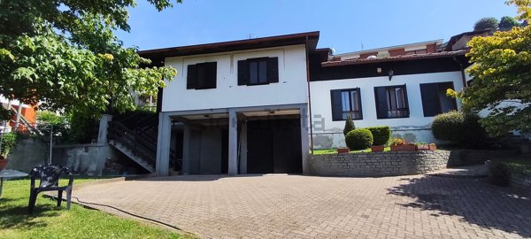 casa indipendente in vendita a Burolo