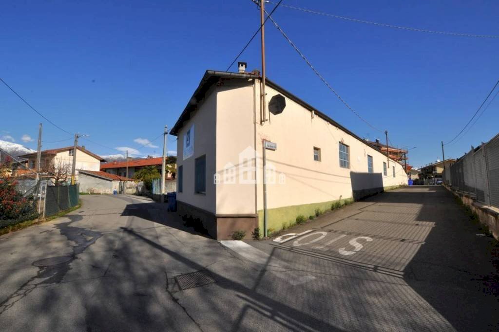 locale di sgombero in vendita a Busano