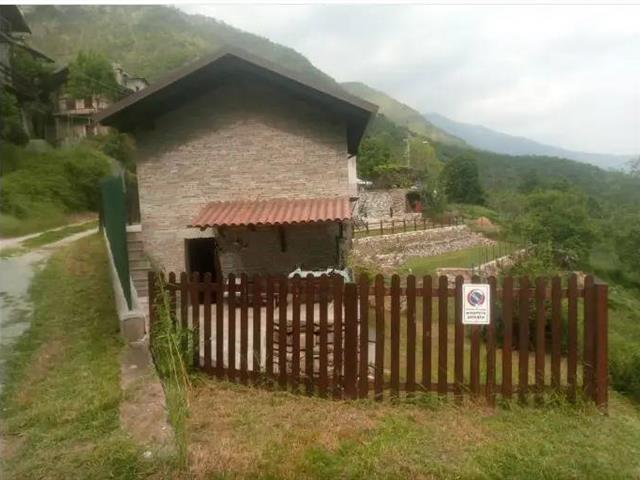 casa indipendente in vendita a Bussoleno
