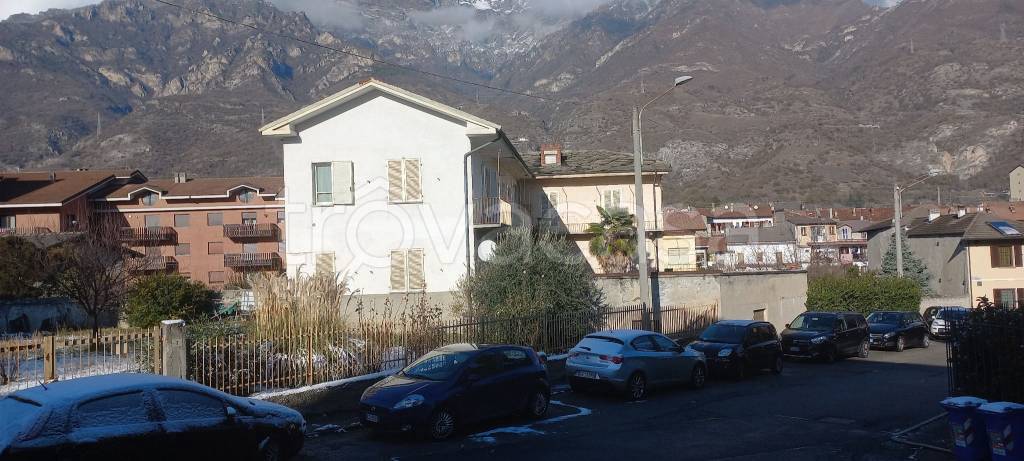 casa indipendente in vendita a Bussoleno