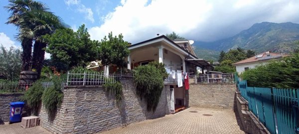 casa indipendente in vendita a Bussoleno