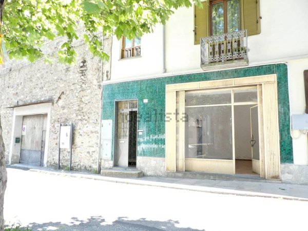 locale commerciale in vendita a Bussoleno