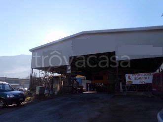 locale commerciale in vendita a Bussoleno