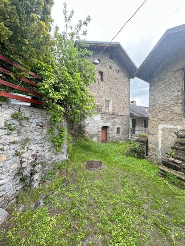 casa semindipendente in vendita a Bussoleno in zona Foresto