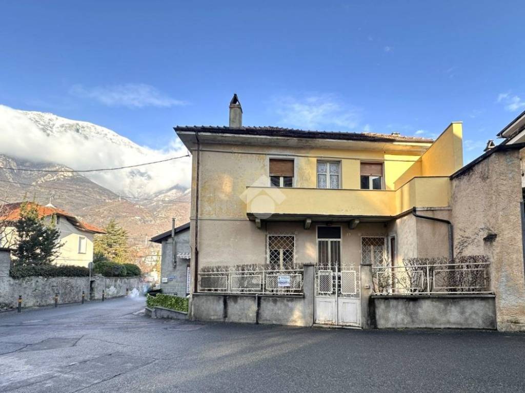 casa semindipendente in vendita a Bussoleno