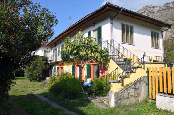 casa indipendente in vendita a Bussoleno in zona Foresto