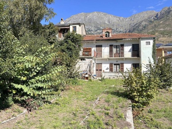 casa indipendente in vendita a Bussoleno