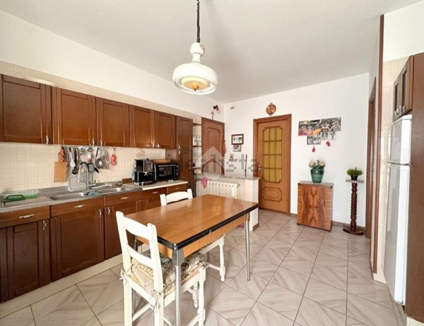 casa semindipendente in vendita a Bussoleno in zona Foresto