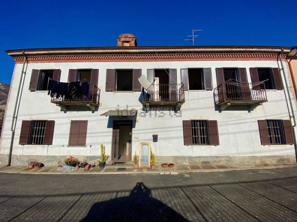 esavano in vendita a Bussoleno