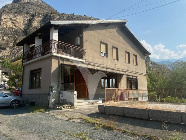 negozio in vendita a Bussoleno in zona Foresto