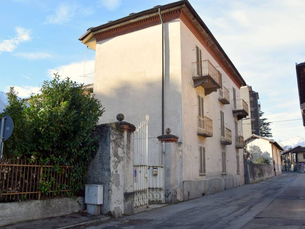 casa indipendente in vendita a Bussoleno