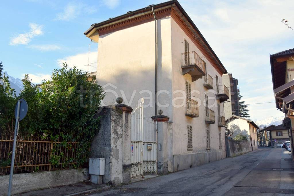 casa indipendente in vendita a Bussoleno