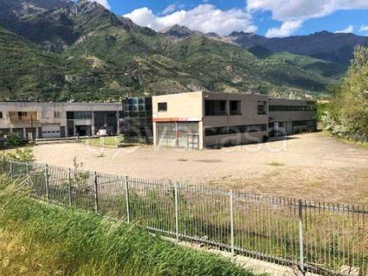 locale commerciale in vendita a Bussoleno