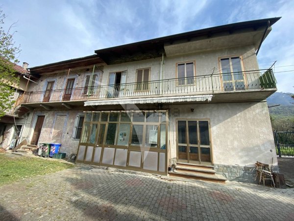 casa semindipendente in vendita a Bussoleno in zona Foresto