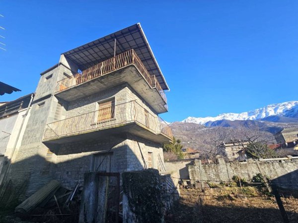 casa indipendente in vendita a Bussoleno