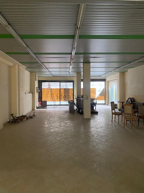 locale commerciale in vendita a Bussoleno