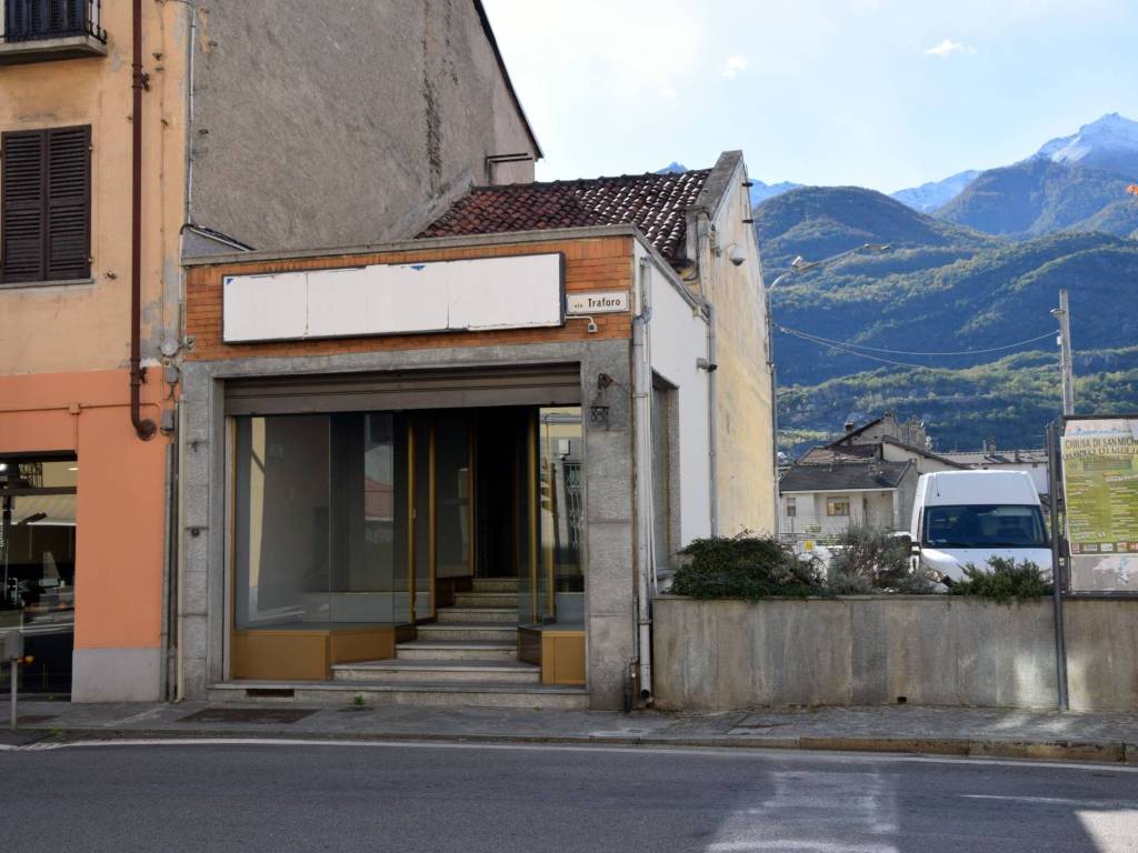 negozio in vendita a Bussoleno