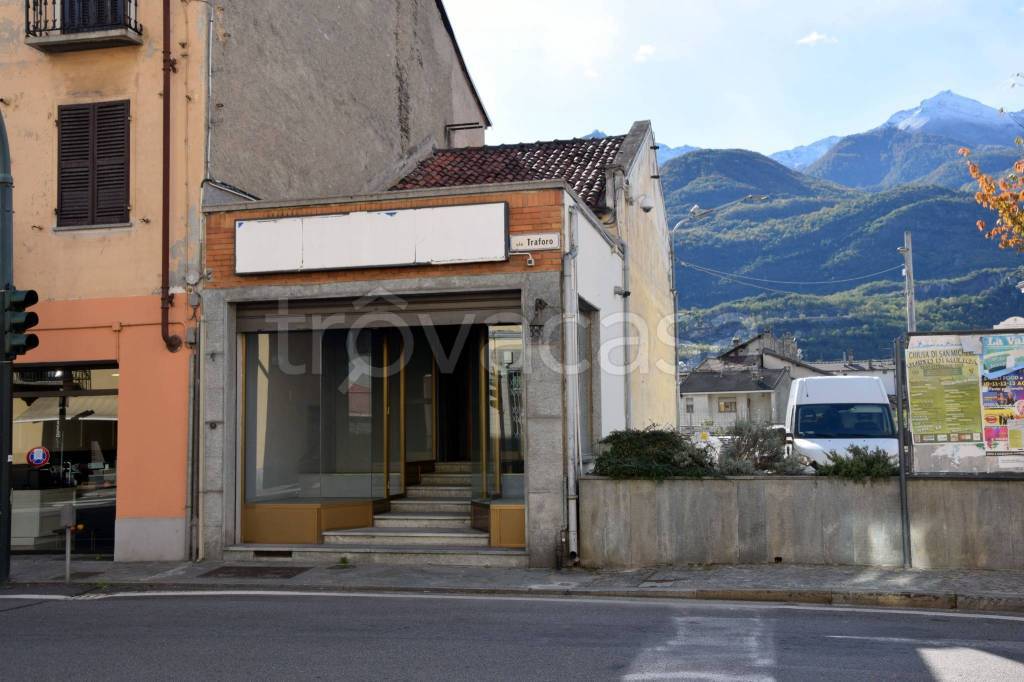negozio in vendita a Bussoleno