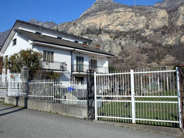 casa indipendente in vendita a Bussoleno in zona Foresto