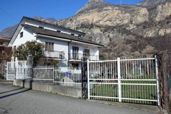 casa indipendente in vendita a Bussoleno in zona Foresto