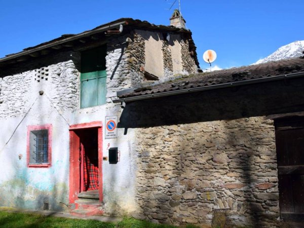 casa indipendente in vendita a Bussoleno in zona Santa Petronilla