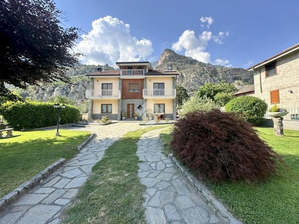 casa indipendente in vendita a Bussoleno in zona Foresto