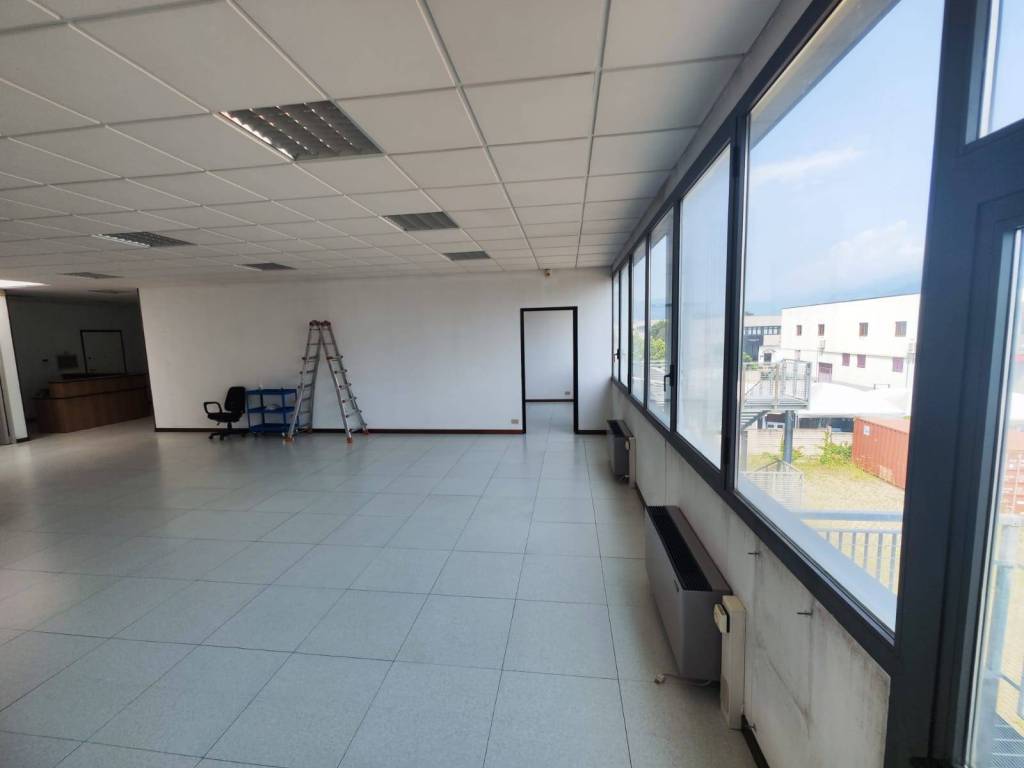 ufficio in vendita a Buttigliera Alta in zona Ferriera