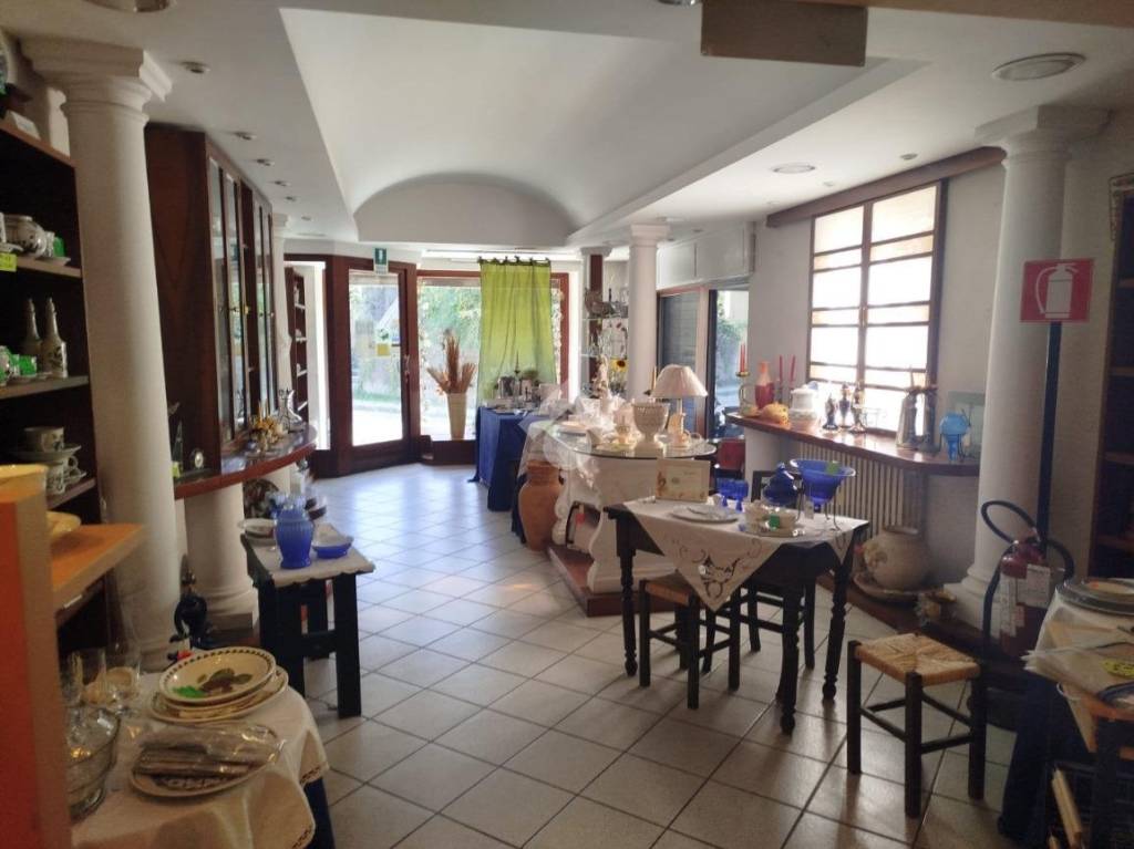 negozio in vendita a Buttigliera Alta
