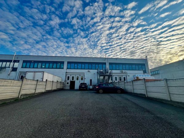 locale commerciale in vendita a Buttigliera Alta in zona Ferriera
