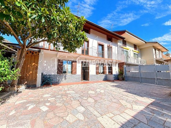casa indipendente in vendita a Cafasse in zona Monasterolo