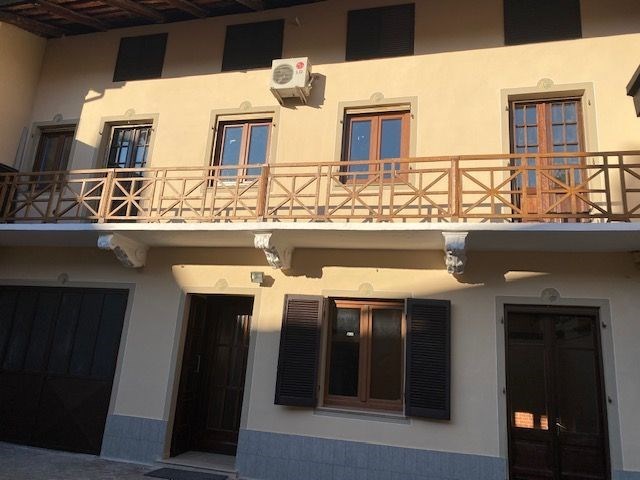 casa indipendente in vendita a Caluso