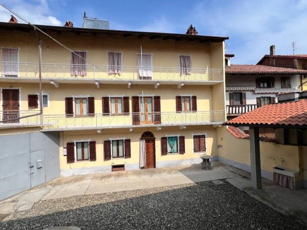 casa indipendente in vendita a Caluso