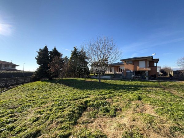 casa indipendente in vendita a Caluso
