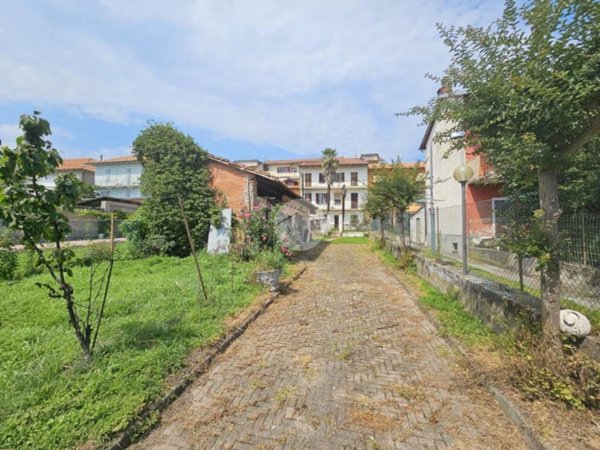 casa indipendente in vendita a Caluso