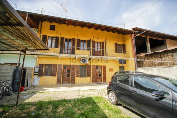 casa semindipendente in vendita a Caluso in zona Rodallo