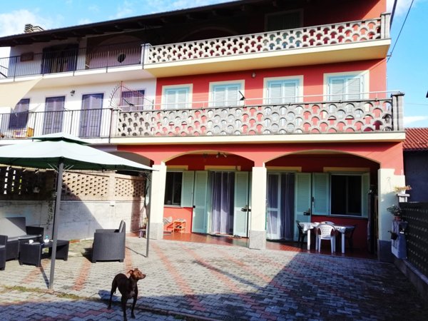 casa indipendente in vendita a Caluso in zona Vallo