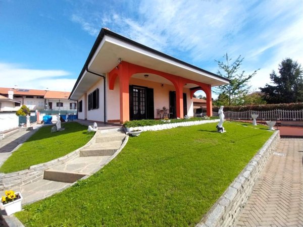 casa indipendente in vendita a Caluso