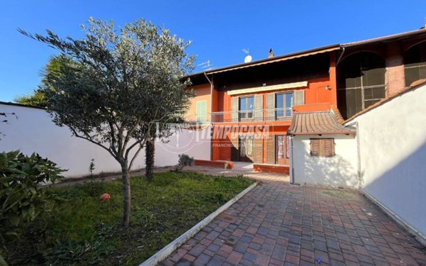 casa indipendente in vendita a Caluso in zona Rodallo