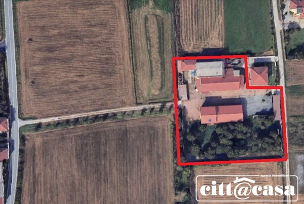 capannone in vendita a Caluso in zona Arè