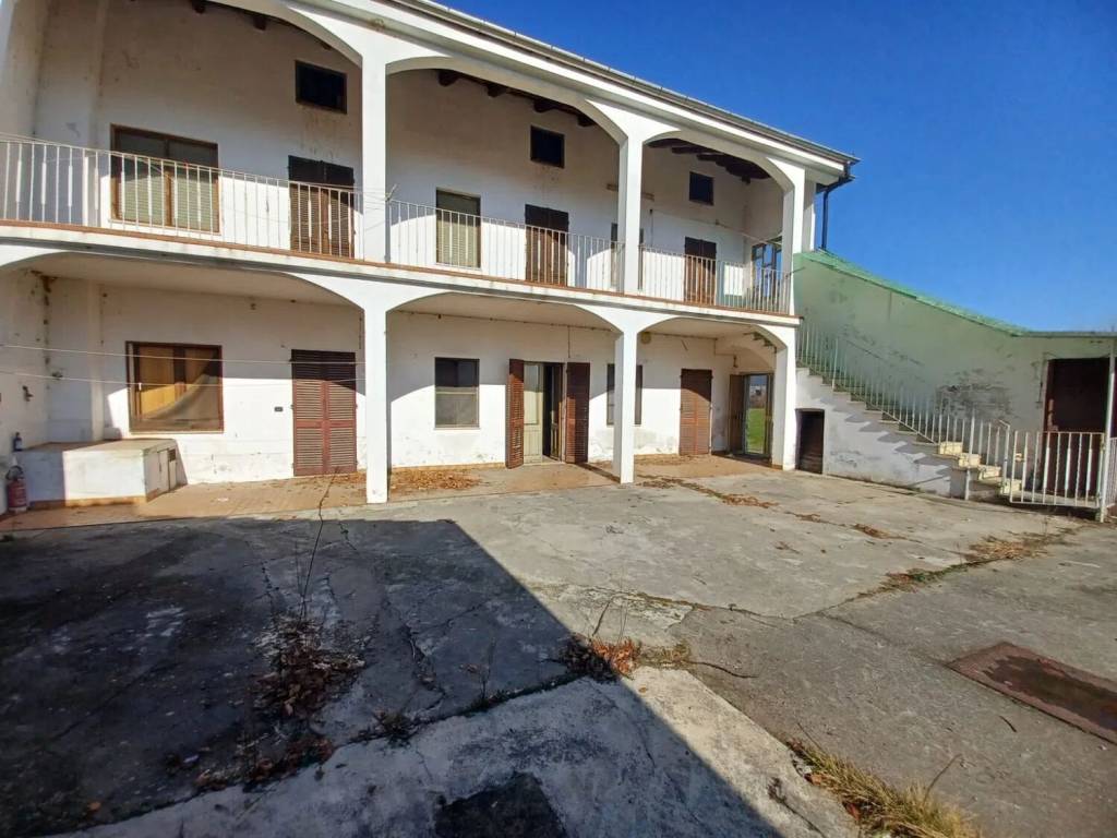casa indipendente in vendita a Caluso in zona Rodallo
