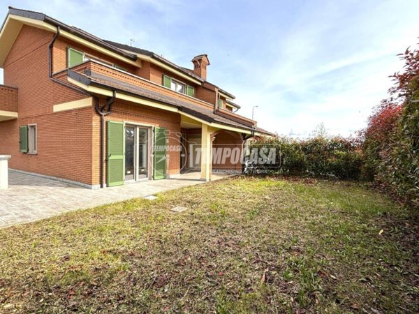 casa indipendente in vendita a Caluso